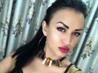 BarbaraFetish - Live cam xXx with a well built Mistress 