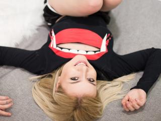 BlondieDee - Video chat x with a platinum hair Girl 