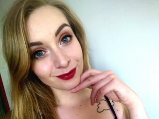 LeahxSmart - online show x with a regular chest size Young lady 