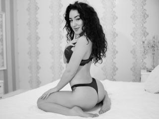 VaanesaTay - Web cam hot avec cette Admirable jeune nana très sexy blanche sur le site Xlove 