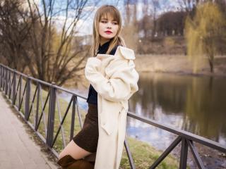 VictoriaCake - Live x with a gaunt Hot babe 