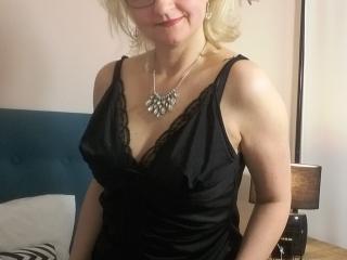 MiriamTRUE - Video chat sexy with this blond Mature 