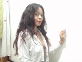 ViviSensual - Chat cam nude with a medium rack Young and sexy lady 