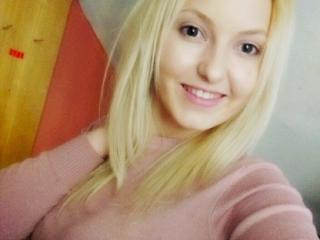 StarHannah - Live xXx with a shaved private part Exciting babe 