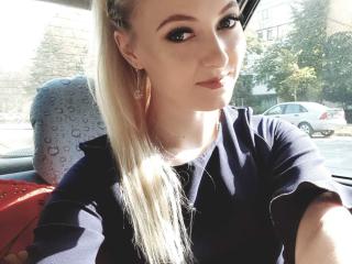 StarHannah - Show live hard with this White Sexy young lady 