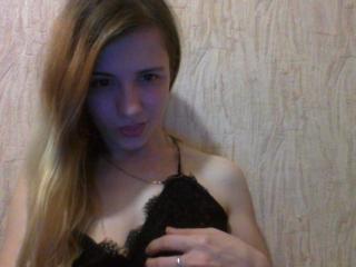 JoanSunny - Video chat exciting with this gold hair Girl 