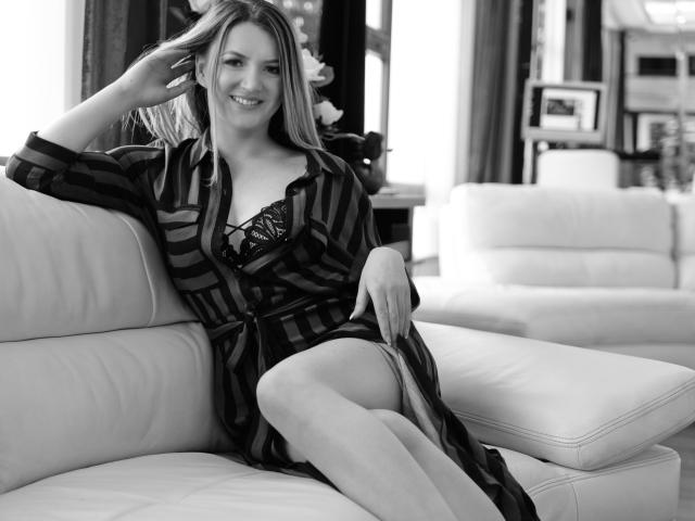 TynaHelenne - Live sexe cam - 6400350