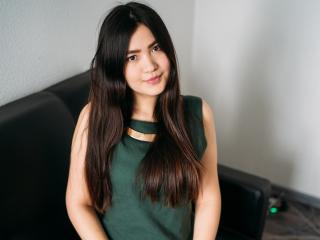 MaggyFlower - Cam exciting with this shaved sexual organ Young and sexy lady 