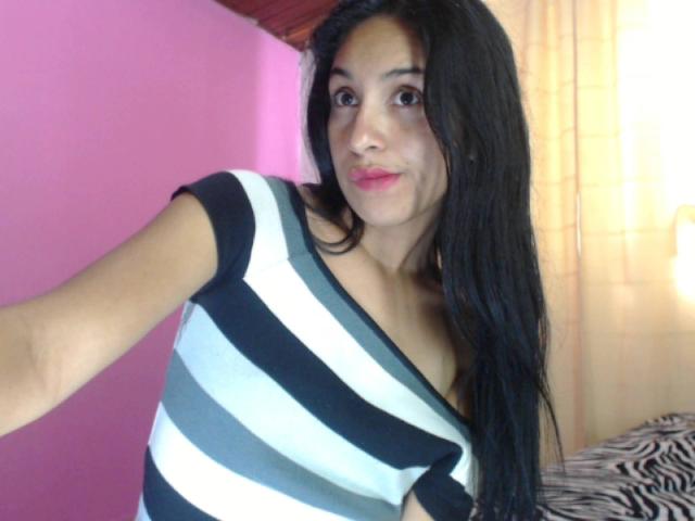PerlaSexySquirt - Show live x with this latin american Hot chicks 