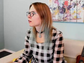 RoxxieMagic - online chat sexy with this shaved intimate parts Young lady 
