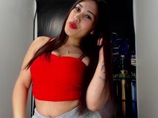 SamanthaLatino - Web cam sex with a shaved pussy MILF 