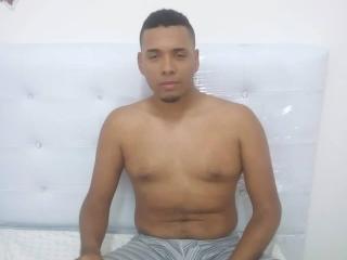 AngeloLove - Web cam hard avec un Couple Gay sur le service XLovegay 