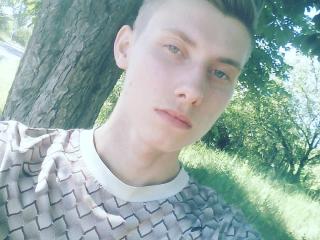 NeilTarnat - Chat xXx with this Horny gay lads 