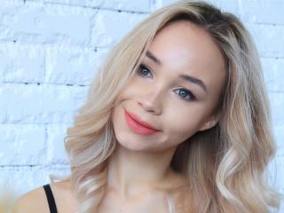 MissHellenH - Web cam xXx avec une Merveilleuse demoiselle hot maigre  