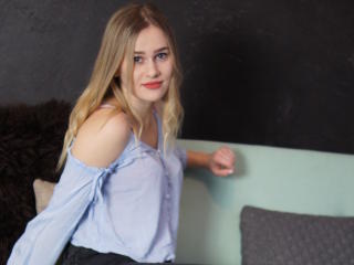 Lillymiracle - chat online exciting with this Sexy babes with regular tits 