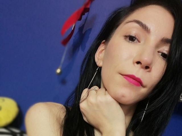 StacySin - Live x avec cette camgirl très sexy européenne sur la plateforme Xlove 