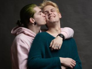 PerfectTwix - Chat live nude with this gaunt Homosexual couple 