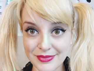 BlondDoll - Webcam live xXx with this platinum hair Young and sexy lady 