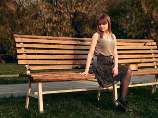 VictoriaCake - Live chat hard with a scrawny 18+ teen woman 