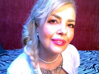 HotAdelayde69 - Sexe cam en vivo - 6467385