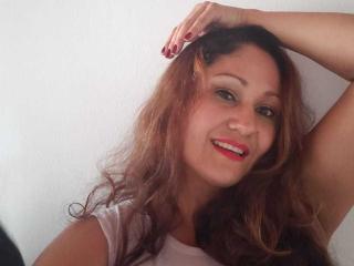 VictoriaGomez - Webcam live x with this latin american Sexy mother 