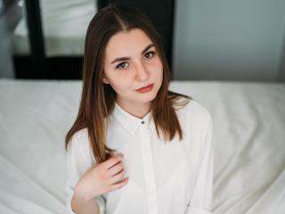 IlanaFlower - Chat sexy with a European College hotties 