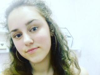 PinnkAlice - Show live nude with this White Young lady 