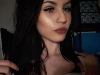 LeonaForReal - Chat hard with a amber hair Young and sexy lady 