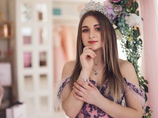 BeataBrook - Chat live sexy with this well built Young lady 