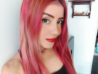 JolieAndreaW - Live cam hard avec cette Sublime jeune jeune model bien roulée très maigre sur la plateforme XLove.com 