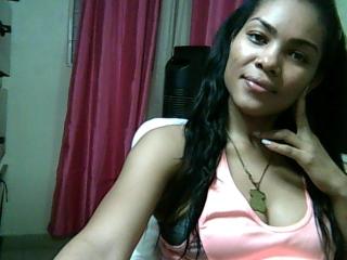Hottesa - online chat sex with this 18+ teen woman 