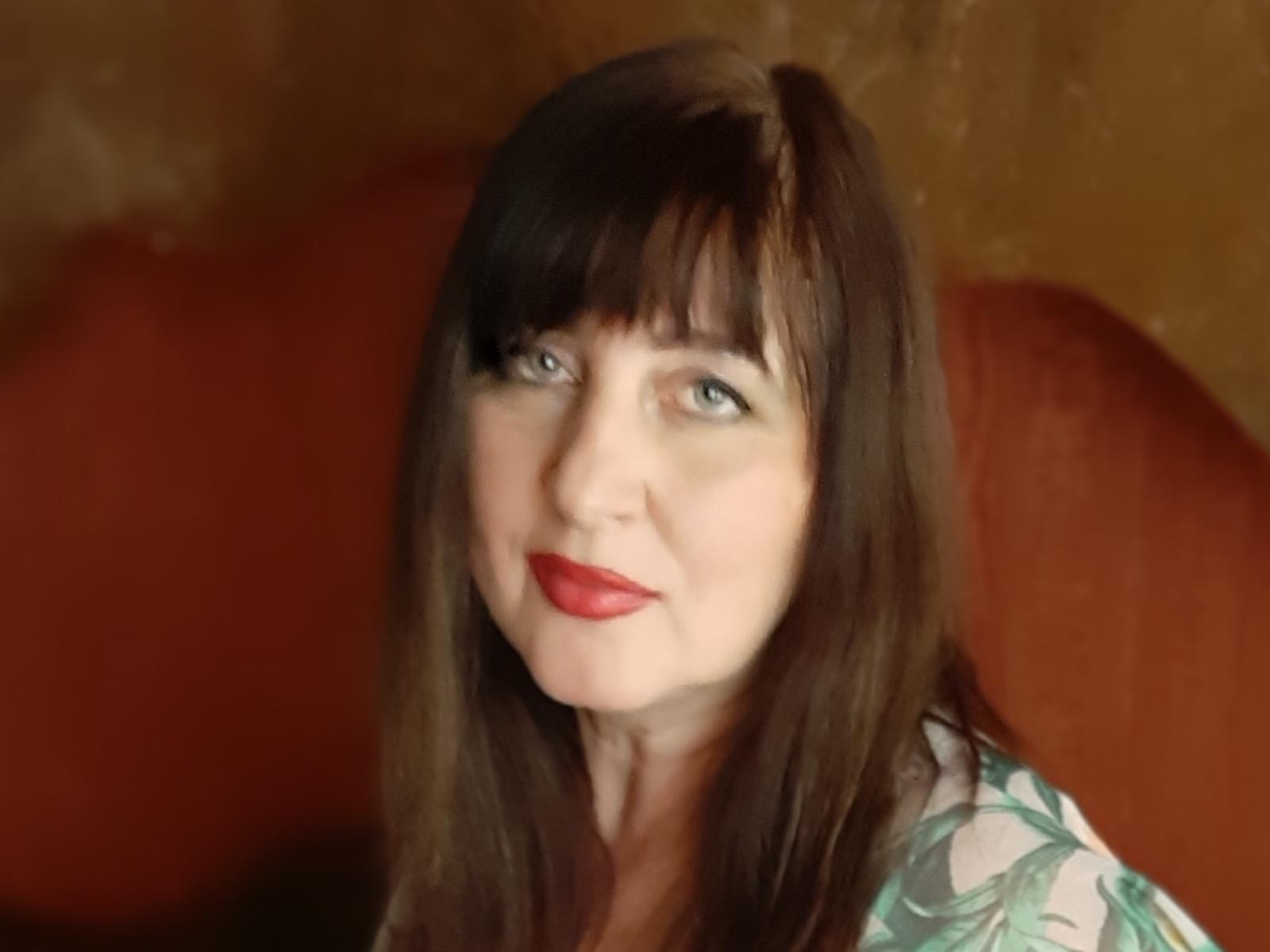 GoldenCaramel - online show xXx with a European MILF 