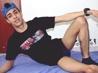 JosephChaude - Webcam live hot with this dark hair Horny gay lads 