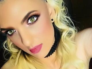 SunnyThalia - Webcam x with a being from Europe Lady 