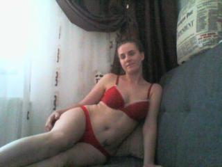 AnnaBelleFemme - Chat live xXx with this Attractive woman with huge knockers 