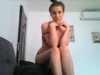 AnnaBelleFemme - Web cam x with a being from Europe Gorgeous lady 