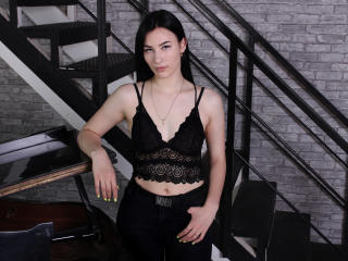 SugarWallss - Live chat porn with this shaved pubis Sexy girl 