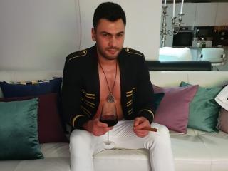 JohnasQ - Chat live nude with a Gay couple 