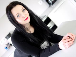 QueenZoe - Show hot with a being from Europe 18+ teen woman 