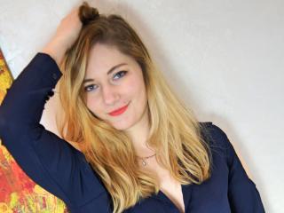 BlondeLacy - Chat cam x with a European Young lady 