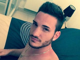 AstrenLive - Live chat intime avec ce Couple Gay corps sur XLovegay.com 