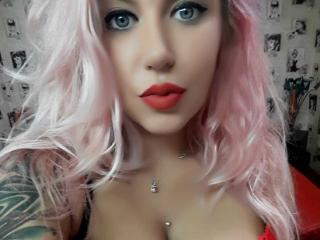 AngieLuz - Chat live x with this European College hotties 
