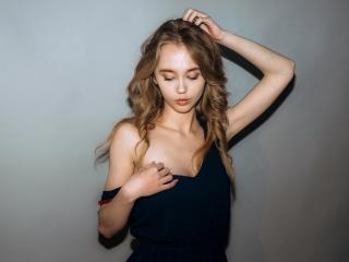 EllaGilbert - Video chat hard with a Young lady 