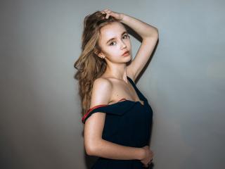 EllaGilbert - online chat hard with a Sexy babes 
