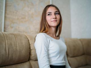 InnaMiracle - Webcam live hard with this so-so figure Girl 