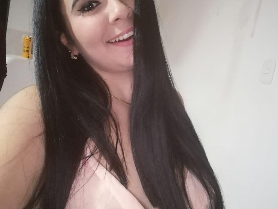 JuliaMendez - Live chat hot with a chocolate like hair Sexy girl 