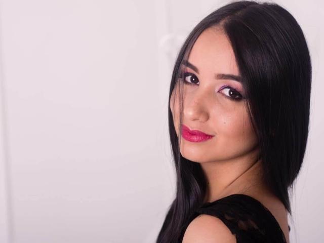 SophieLaurent - chat online xXx with this brunet Sexy girl 