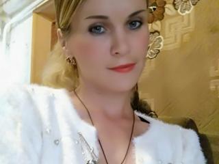 WarmPolina - Chat cam nude with a White Gorgeous lady 