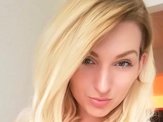 AleenaBlick - Video chat sexy with this athletic build Young and sexy lady 