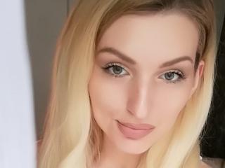 AleenaBlick - Video chat hot with this fair hair Girl 